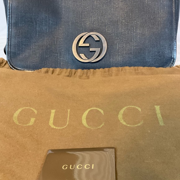Gucci Messenger bag with flap. Excellent condition. - Picture 3 of 10